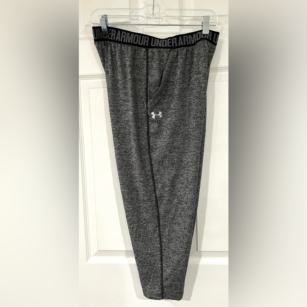 Under Armour Women’s Loose, Cropped Joggers/Legging, Medium, Heatgear, Black